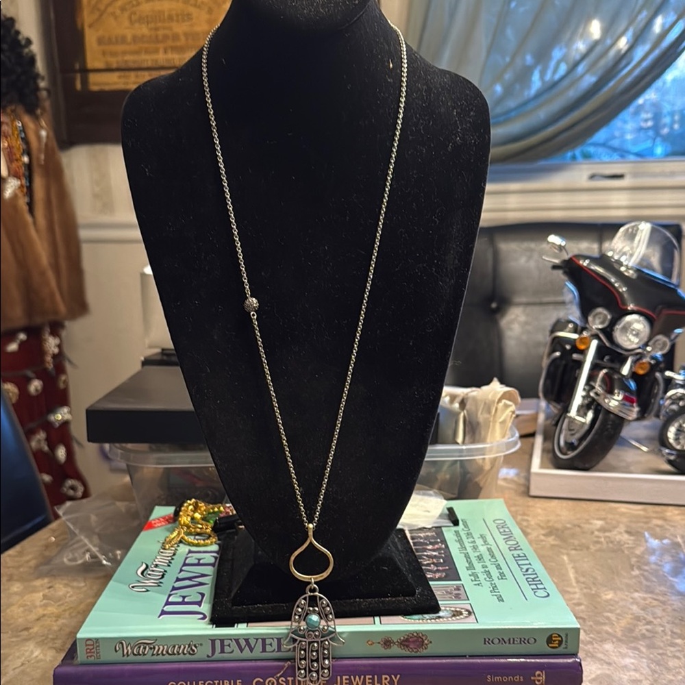 Lucky brand, Silver tone, Hamsa Pendant Necklace adjustable with crystal station - Picture 1 of 5